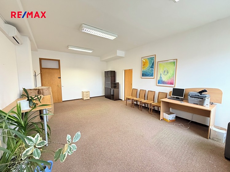 Prodej kanceláře 54 m² - foto 4