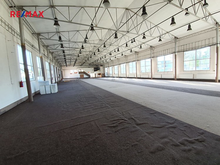 Prodej skladového prostoru 1 500 m² - foto 1