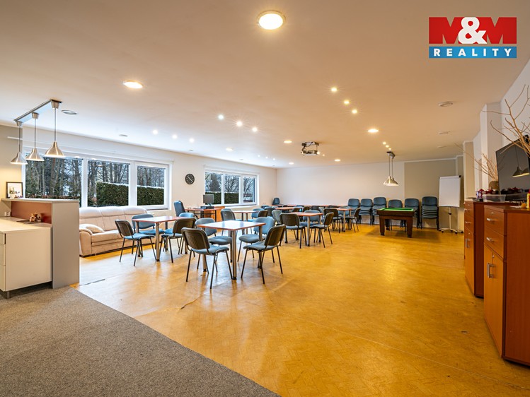 Prodej obchodního prostoru 220 m² - foto 2