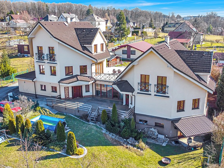Prodej činžovního domu 825 m² - foto 1