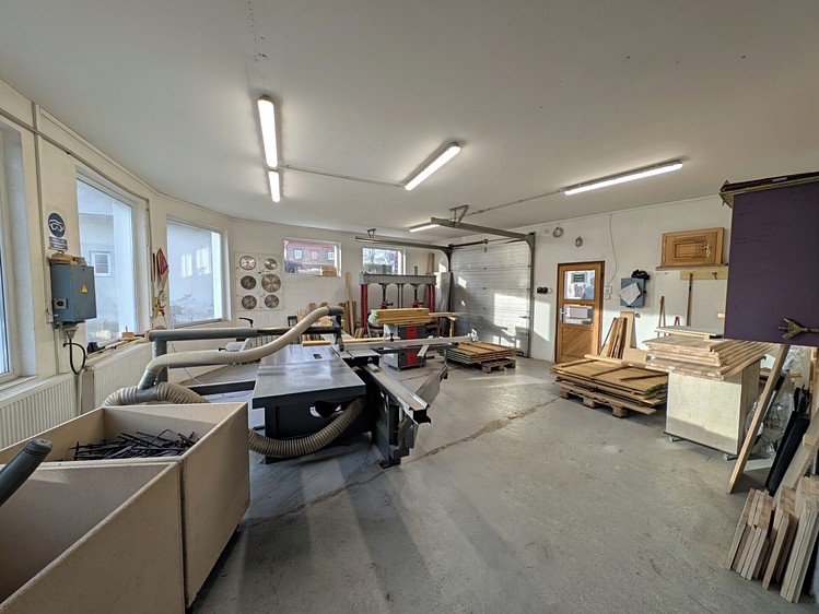 Prodej výrobní haly, prostoru 2 000 m² - foto 2