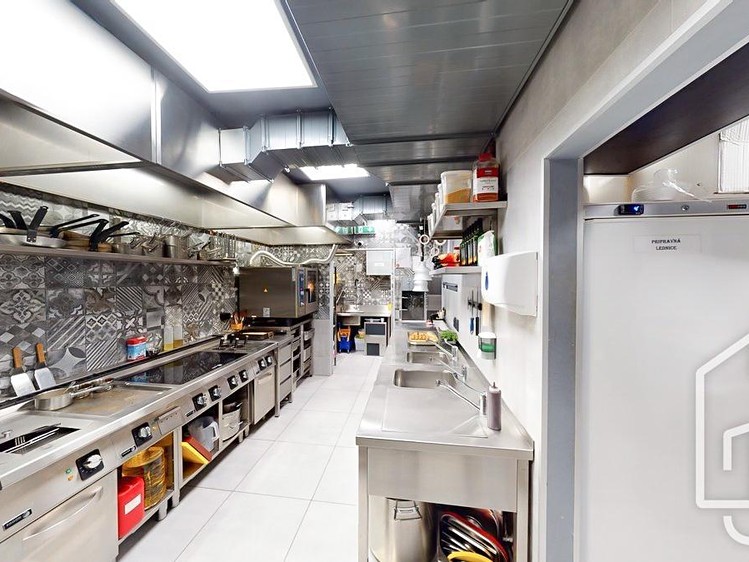 Prodej restaurace 142 m² - foto 1