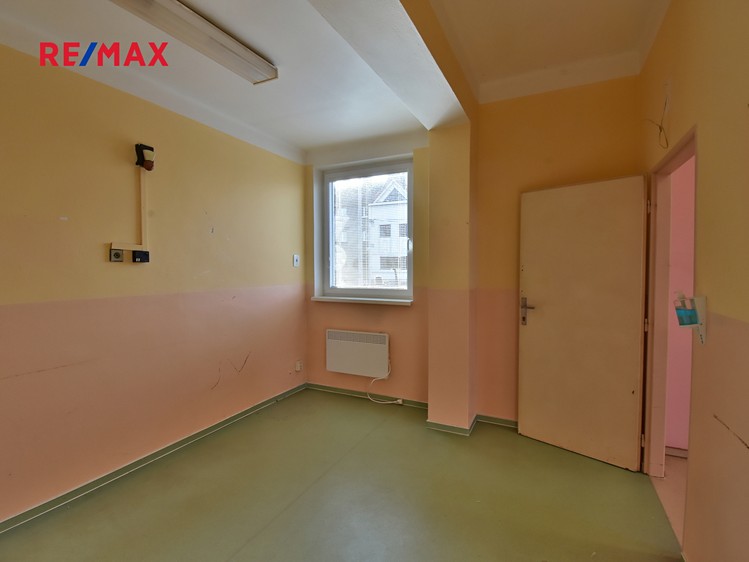 Prodej obchodního prostoru 64 m² - foto 5