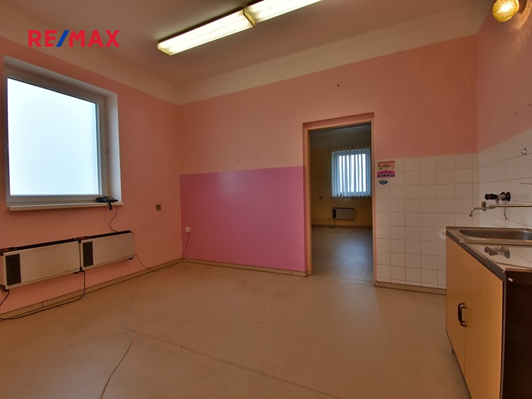 Prodej obchodního prostoru 64 m² - foto 7
