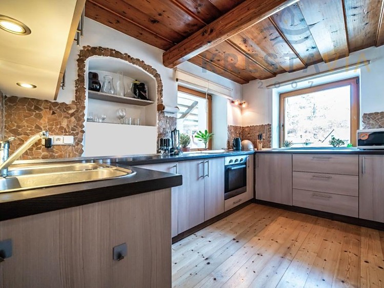 Prodej komerční nemovitosti 105 m² - foto 7