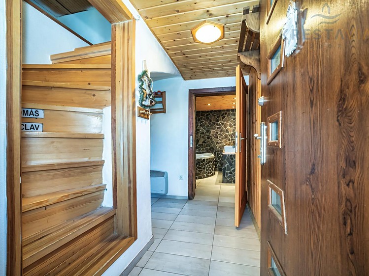 Prodej komerční nemovitosti 105 m² - foto 6