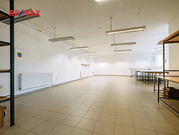 Prodej výrobní haly, prostoru 360 m² - foto 8