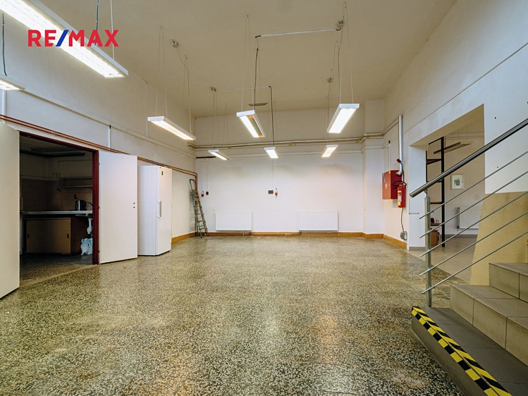Prodej výrobní haly, prostoru 360 m² - foto 7