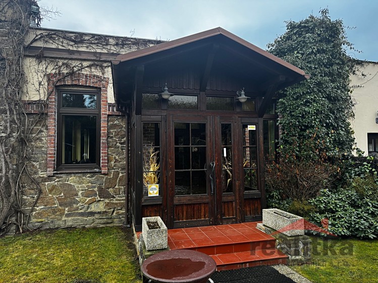 Prodej restaurace 1 221 m² - foto 1