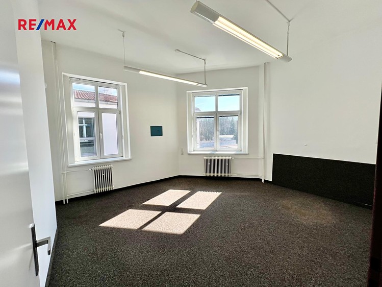 Prodej kanceláře 450 m² - foto 7