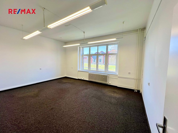 Prodej kanceláře 450 m² - foto 6