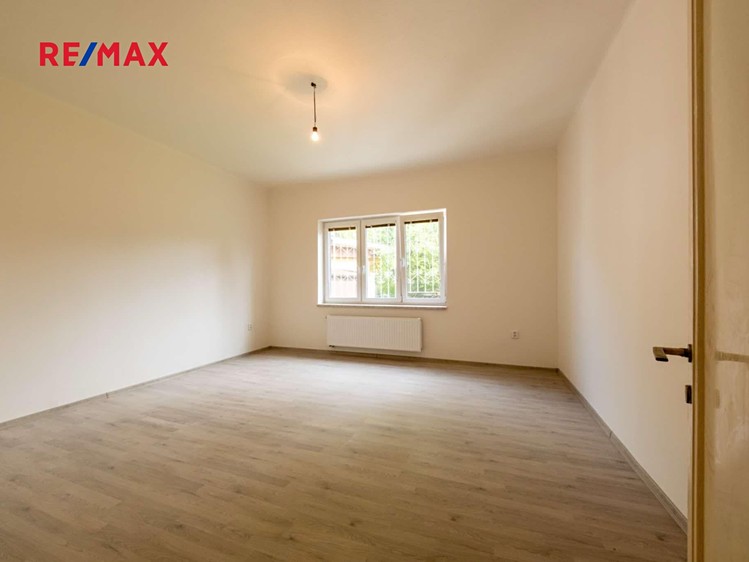 Prodej kanceláře 190 m² - foto 8