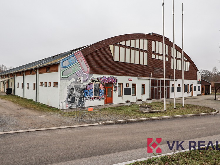 Prodej komerční nemovitosti 3 100 m² - foto 2