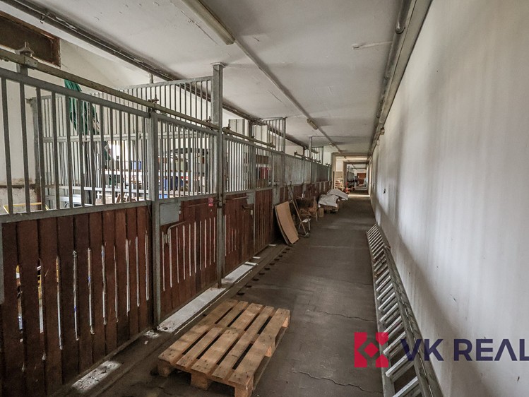 Prodej komerční nemovitosti 3 100 m² - foto 7