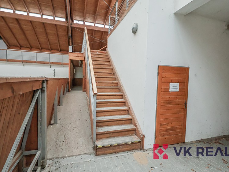 Prodej komerční nemovitosti 3 100 m² - foto 5