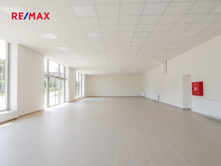 Prodej obchodního prostoru 460 m² - foto 3