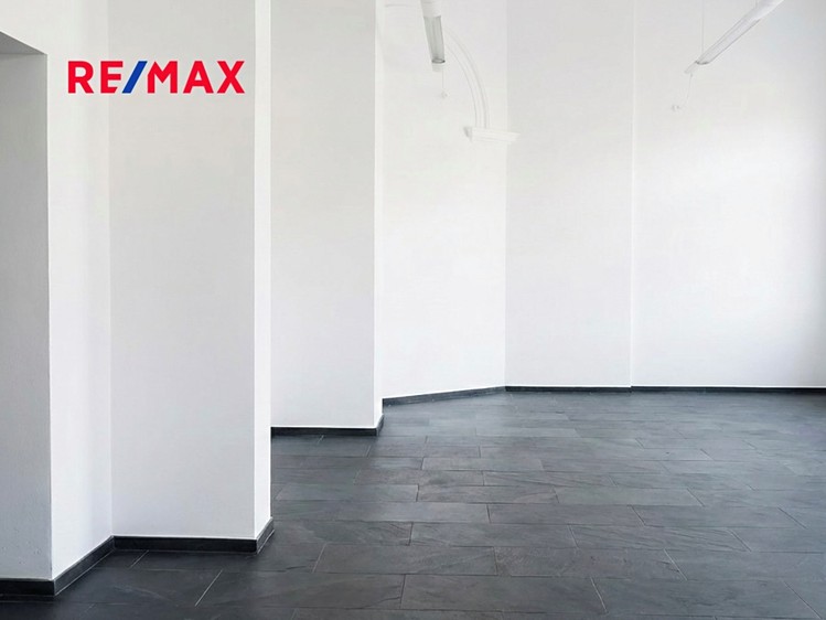 Prodej obchodního prostoru 138 m² - foto 4