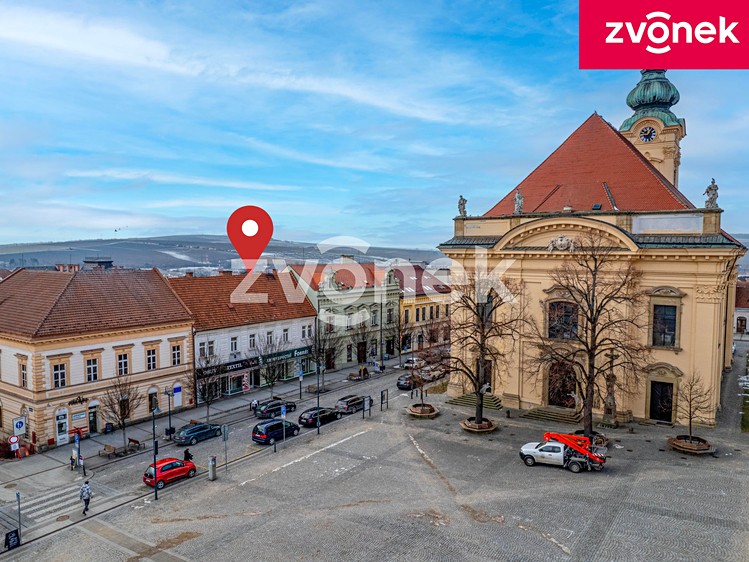 Prodej obchodního prostoru 700 m² - foto 1