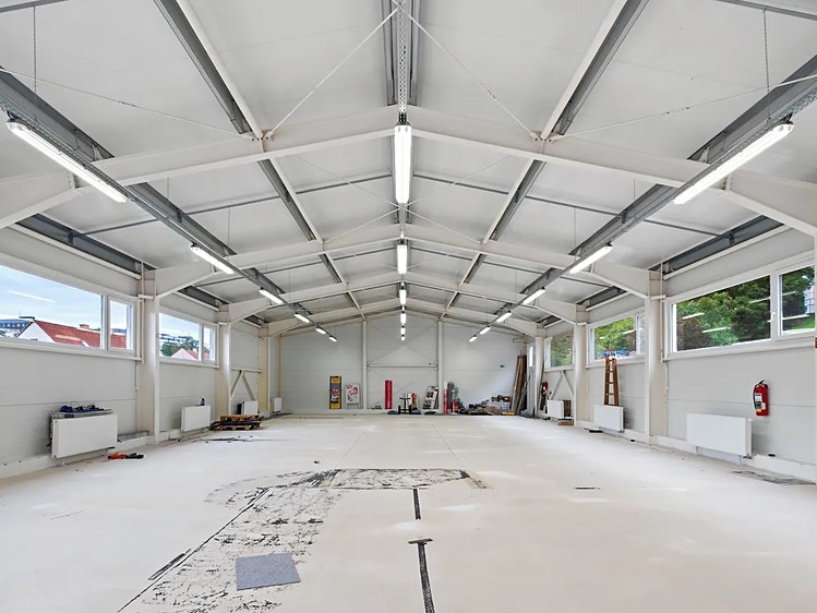 Prodej obchodního prostoru 290 m² - foto 1