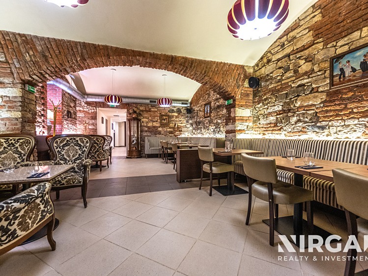 Prodej restaurace 198 m² - foto 1