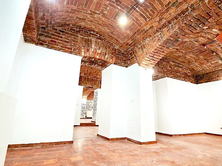 Prodej obchodního prostoru 86 m² - foto 1