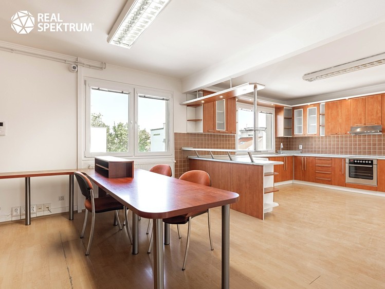 Prodej kanceláře 378 m² - foto 8