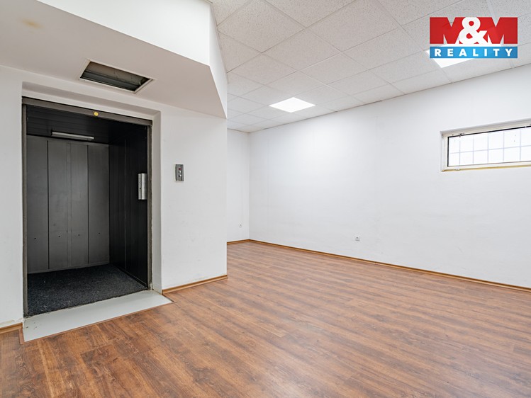Prodej obchodního prostoru 500 m² - foto 7