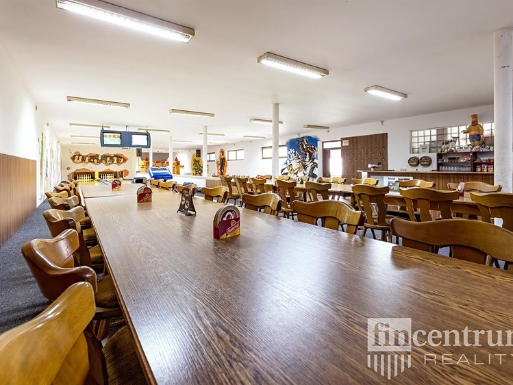 Prodej komerční nemovitosti 1 698 m² - foto 4