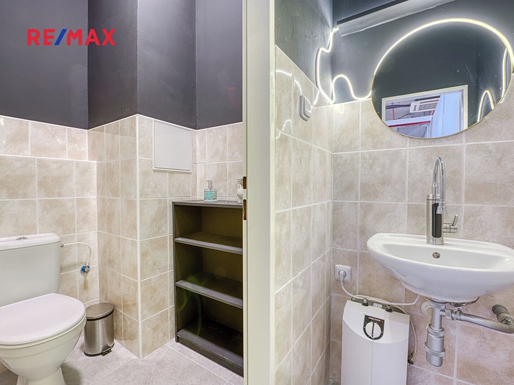 Prodej obchodního prostoru 109 m² - foto 5