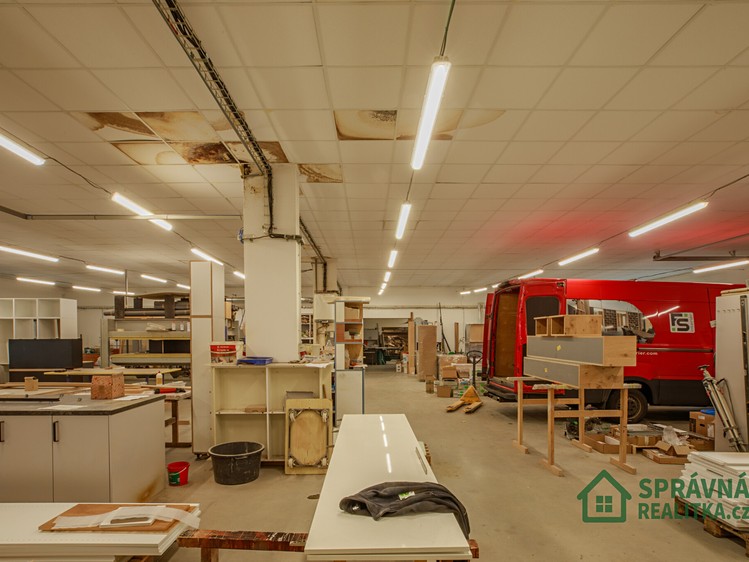 Prodej výrobní haly, prostoru 1 100 m² - foto 8