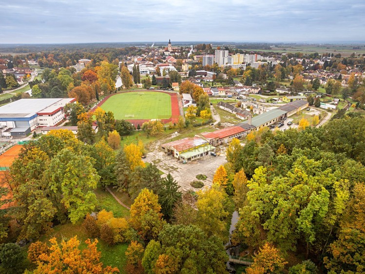 Prodej komerční nemovitosti 2 750 m² - foto 2