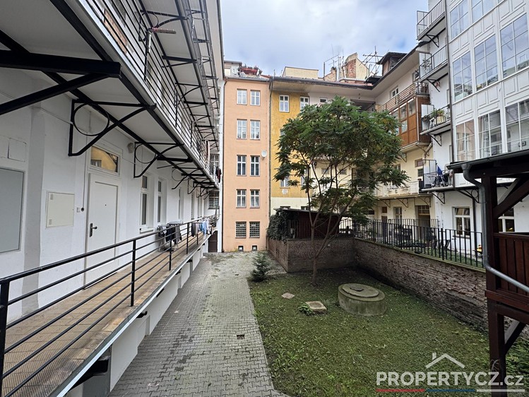Prodej kanceláře 114 m² - foto 2