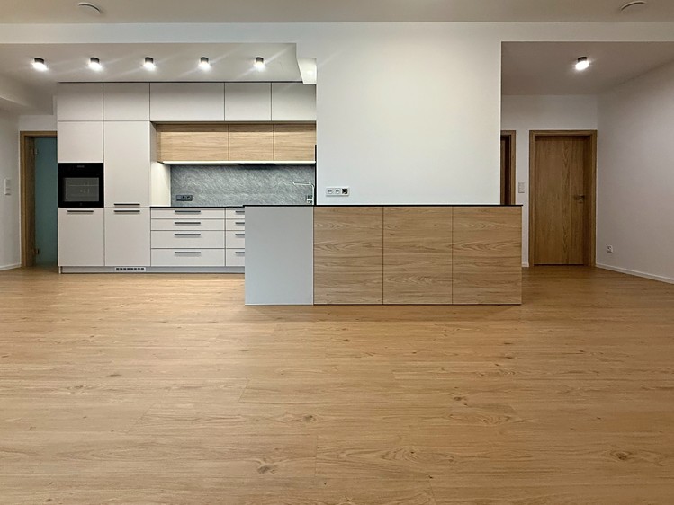 Prodej obchodního prostoru 81 m² - foto 1