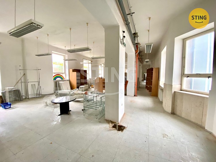 Prodej komerční nemovitosti 2 050 m² - foto 6