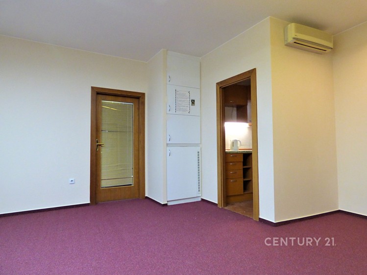 Prodej komerční nemovitosti 251 m² - foto 7