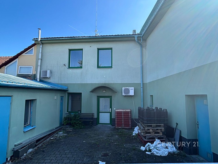 Prodej komerční nemovitosti 251 m² - foto 5
