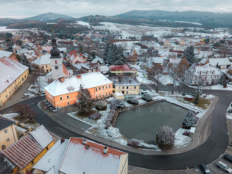 Prodej komerční nemovitosti 718 m² - foto 1