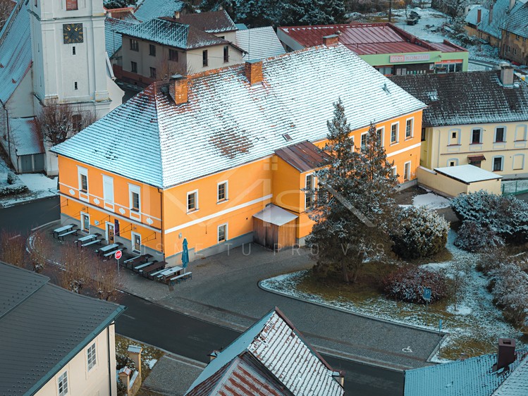 Prodej komerční nemovitosti 718 m² - foto 2