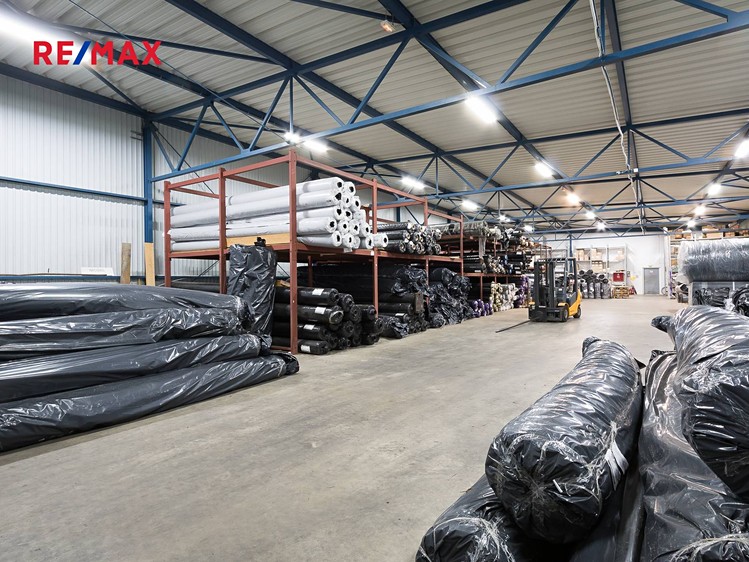 Prodej výrobní haly, prostoru 2 325 m² - foto 1