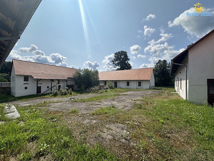 Prodej zemědělského objektu 1 150 m² - foto 2