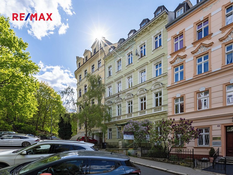 Prodej obchodního prostoru 446 m² - foto 1