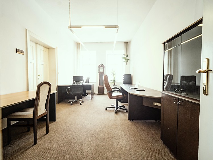Prodej kanceláře 86 m² - foto 1