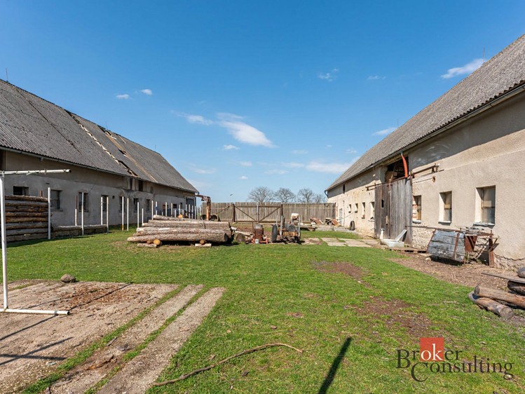 Prodej zemědělského objektu 1 850 m² - foto 2