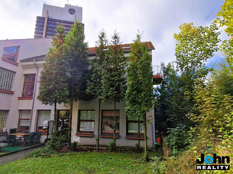 Prodej komerční nemovitosti 400 m² - foto 1