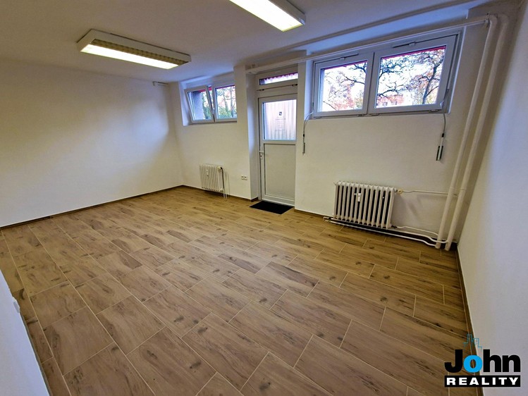 Prodej obchodního prostoru 34 m² - foto 8