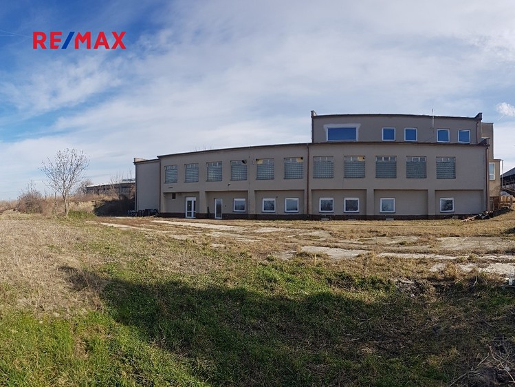 Prodej výrobní haly, prostoru 1 500 m² - foto 3