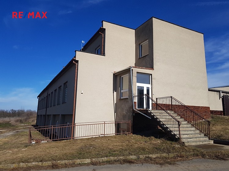 Prodej výrobní haly, prostoru 1 500 m² - foto 5