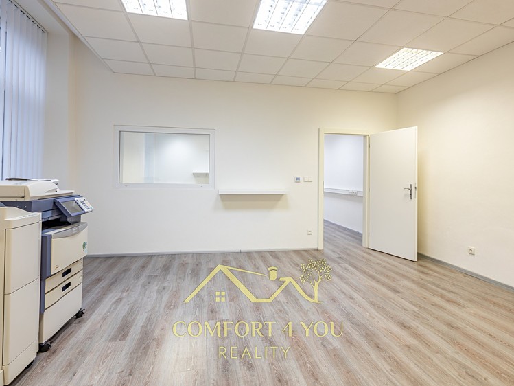 Prodej kanceláře 83 m² - foto 2