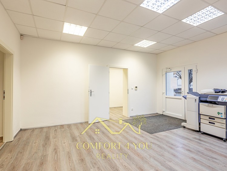 Prodej kanceláře 83 m² - foto 4
