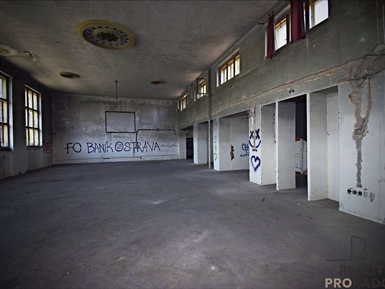 Prodej komerční nemovitosti 1 000 m² - foto 6